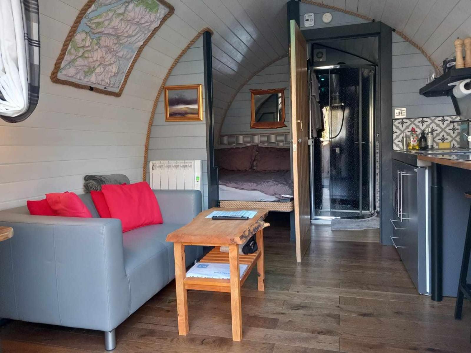 Riverside Pod, West Highland Way Holidays 金洛赫利文 外观 照片