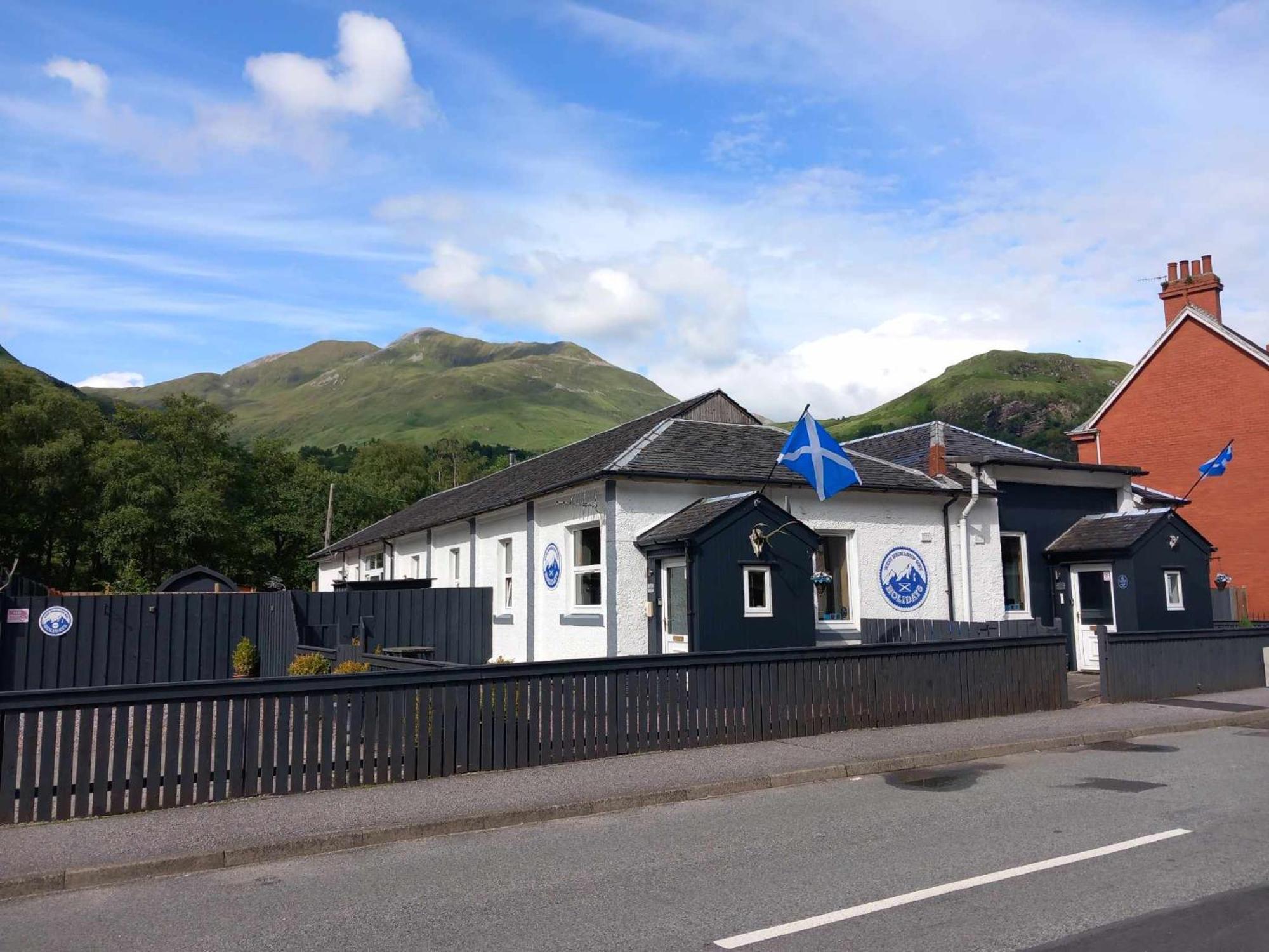 Riverside Pod, West Highland Way Holidays 金洛赫利文 外观 照片