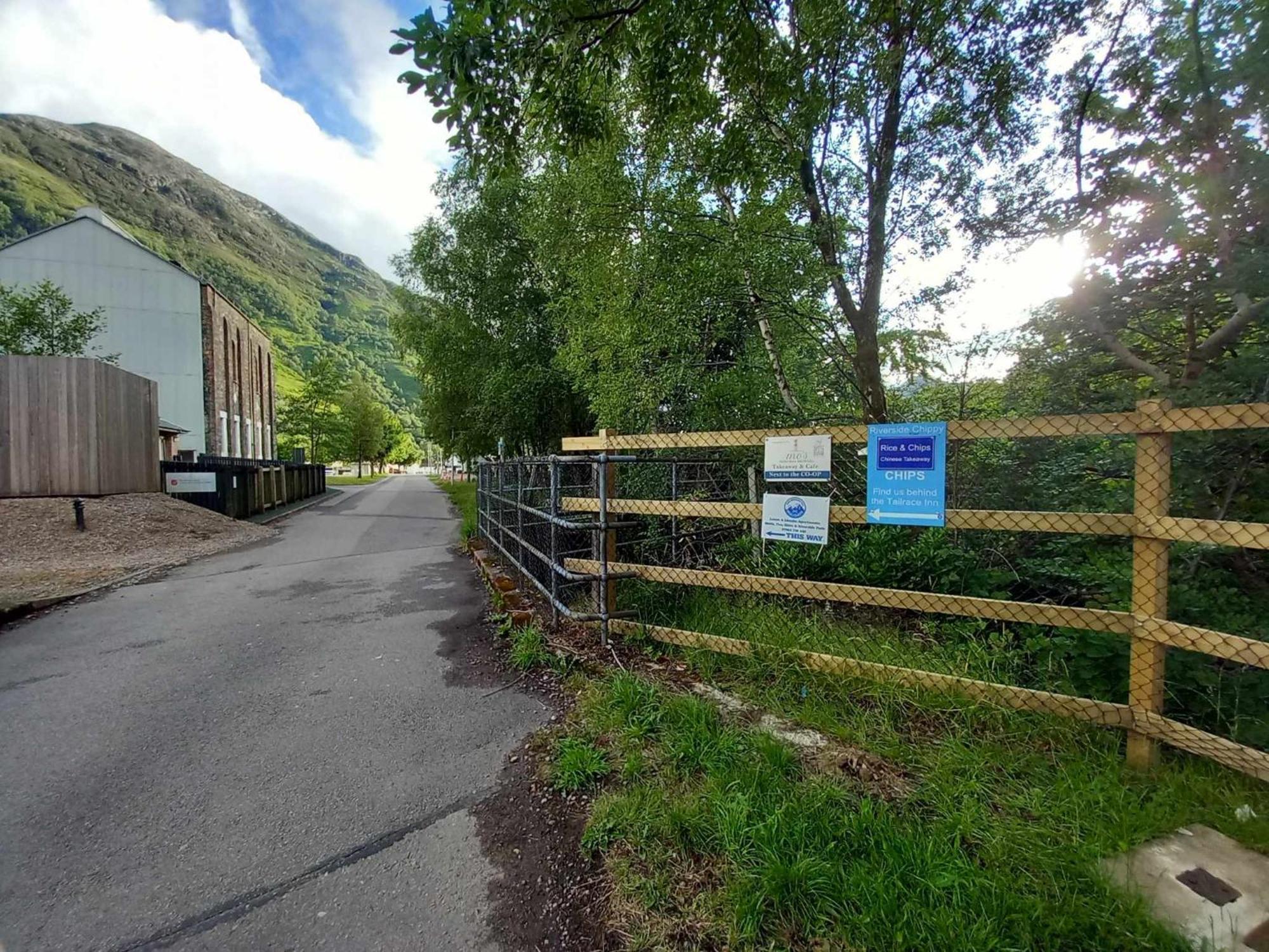 Riverside Pod, West Highland Way Holidays 金洛赫利文 外观 照片