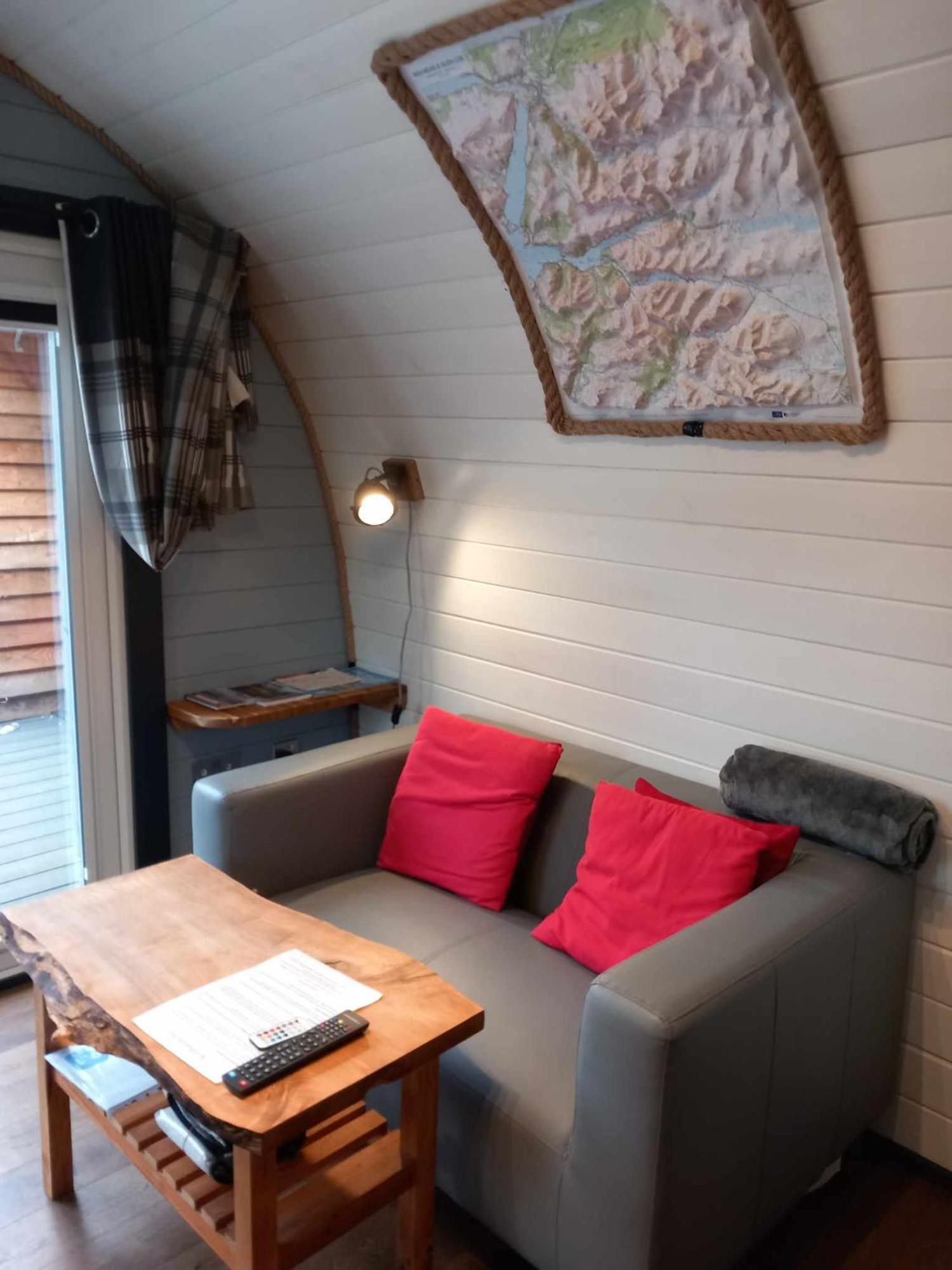 Riverside Pod, West Highland Way Holidays 金洛赫利文 外观 照片