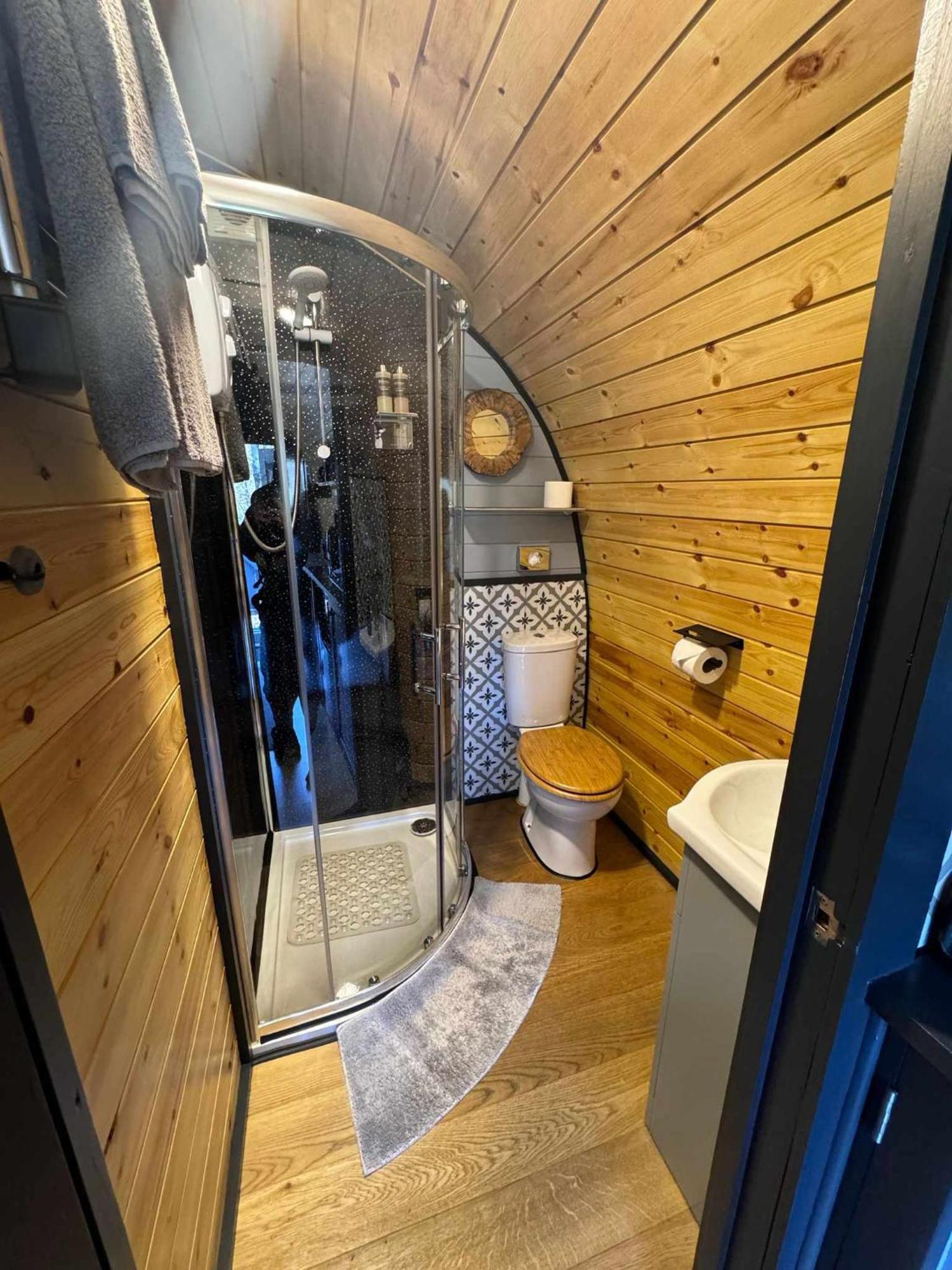 Riverside Pod, West Highland Way Holidays 金洛赫利文 外观 照片