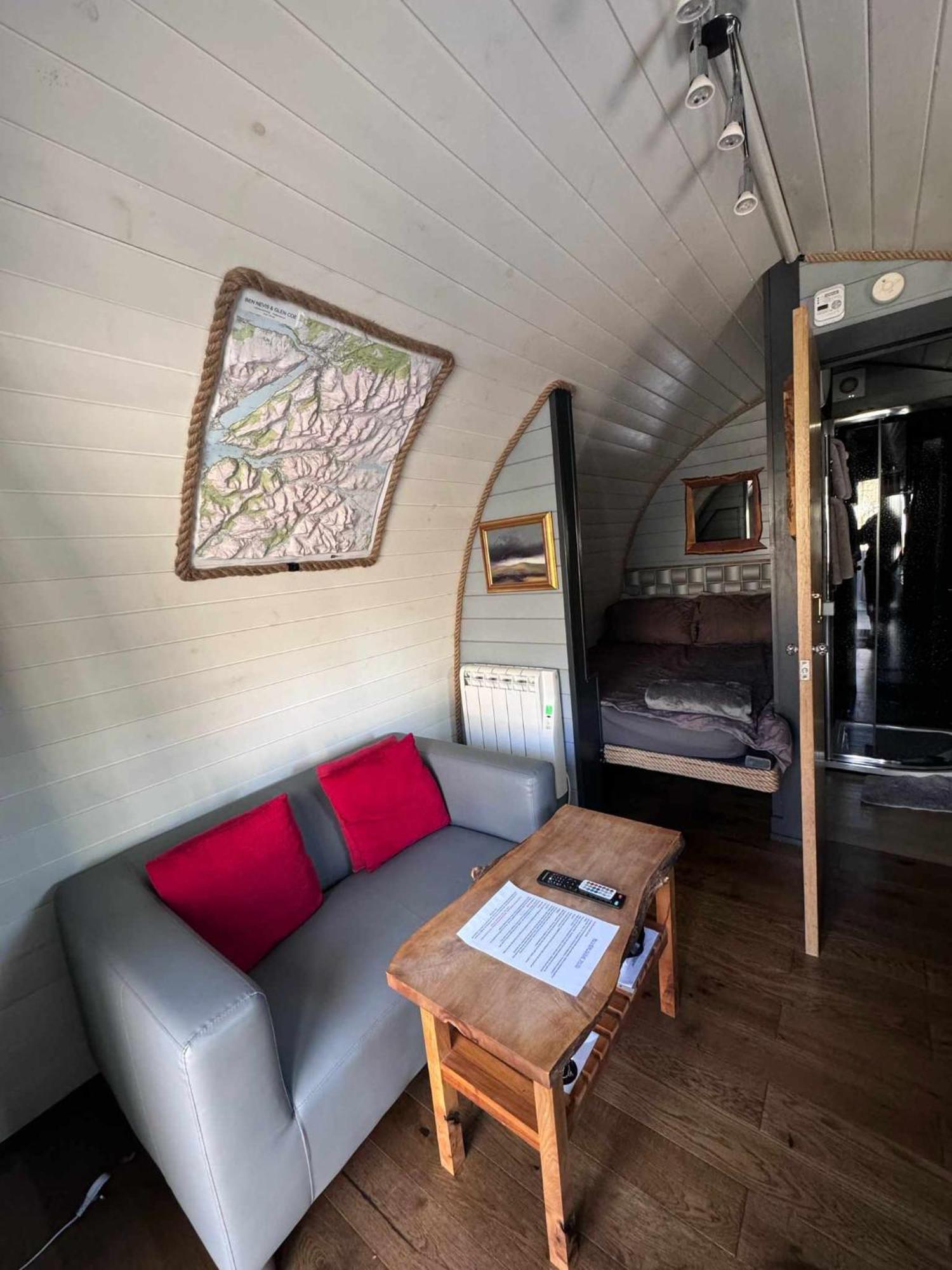 Riverside Pod, West Highland Way Holidays 金洛赫利文 外观 照片